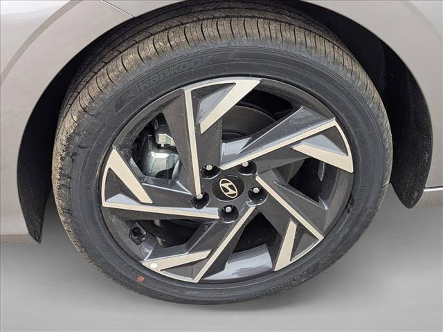 2025 Hyundai Elantra Blue - Photo 9