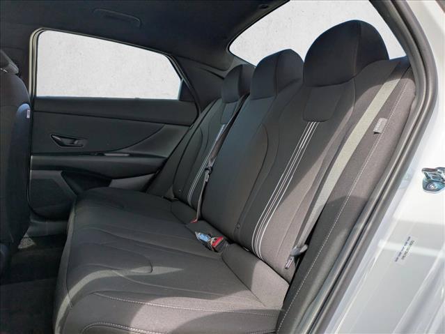 2025 Hyundai Elantra Blue - Photo 16