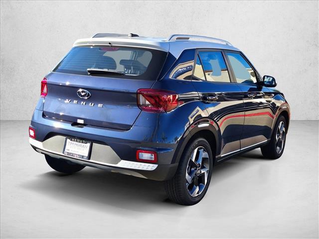 2025 Hyundai Venue Limited photo 2