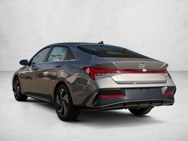 2025 Hyundai Elantra SEL - Photo 9