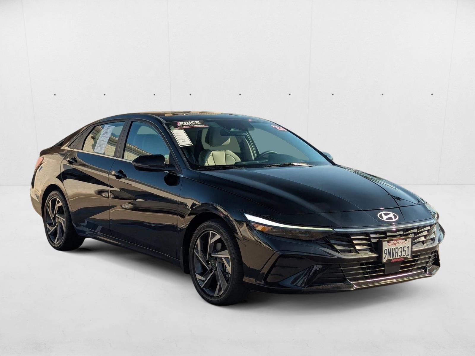 2024 Hyundai Elantra Hybrid Limited photo 3