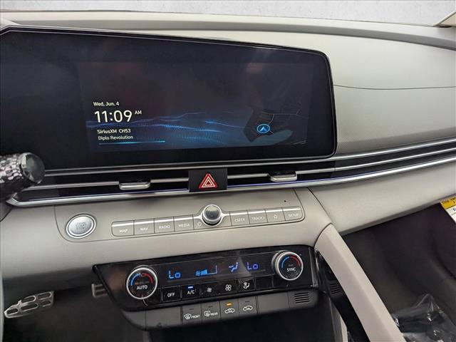 2025 Hyundai Elantra Blue - Photo 11