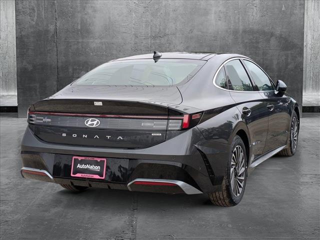 2025 Hyundai Sonata Hybrid Limited photo 2
