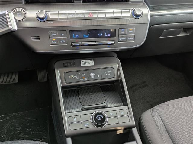 2025 Hyundai Kona SEL Convenience - Photo 14