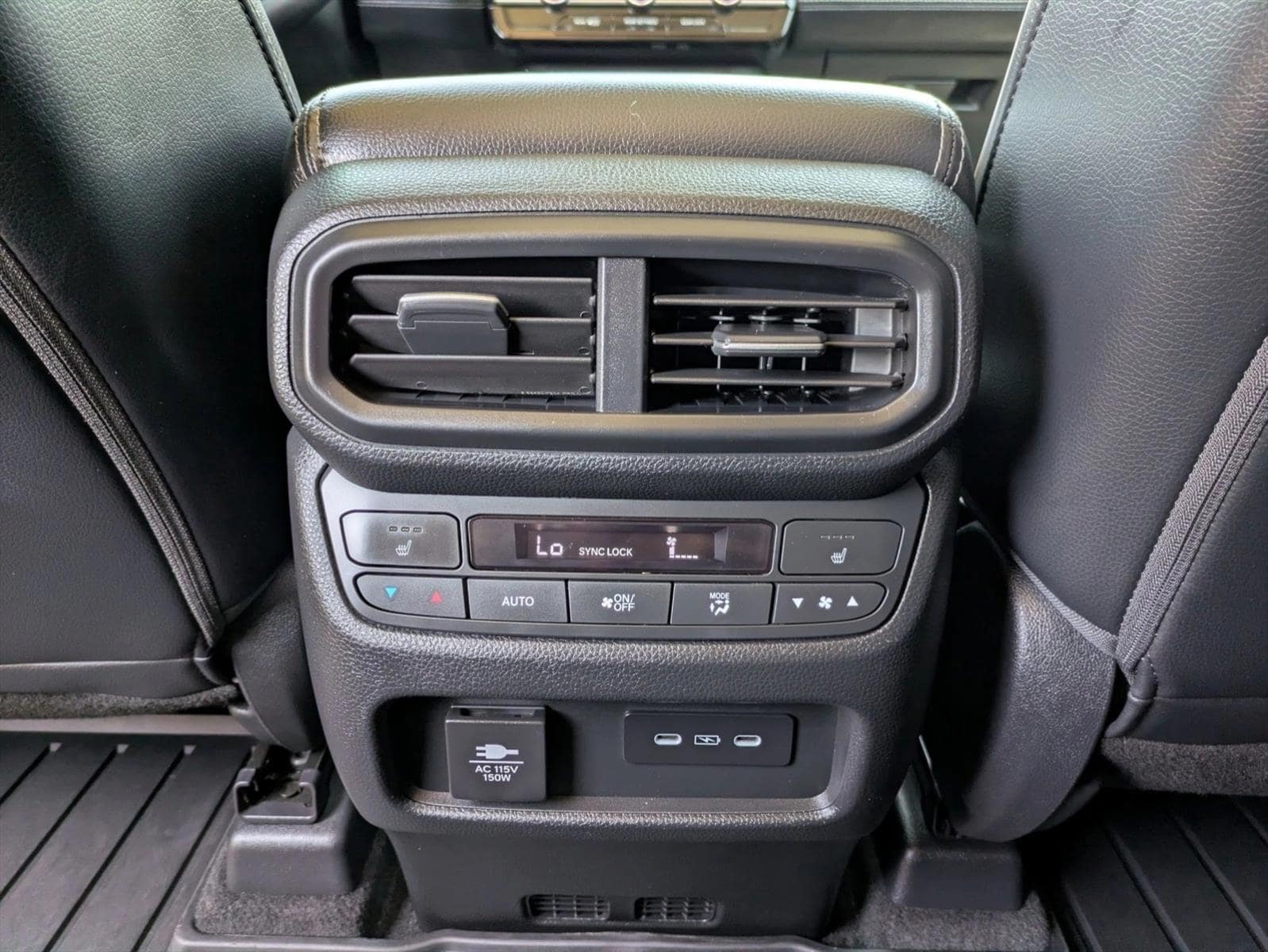 2025 Honda Pilot Elite - Photo 17