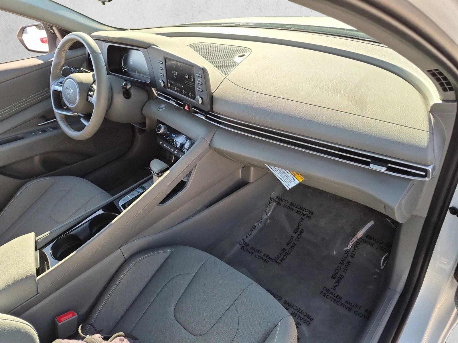 2026 Hyundai Elantra SEL - Photo 20