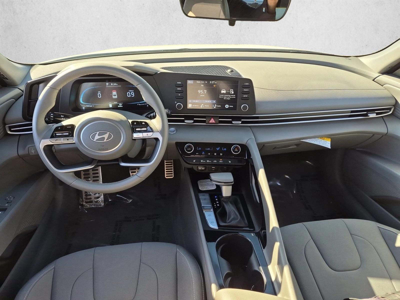 2026 Hyundai Elantra SEL - Photo 16