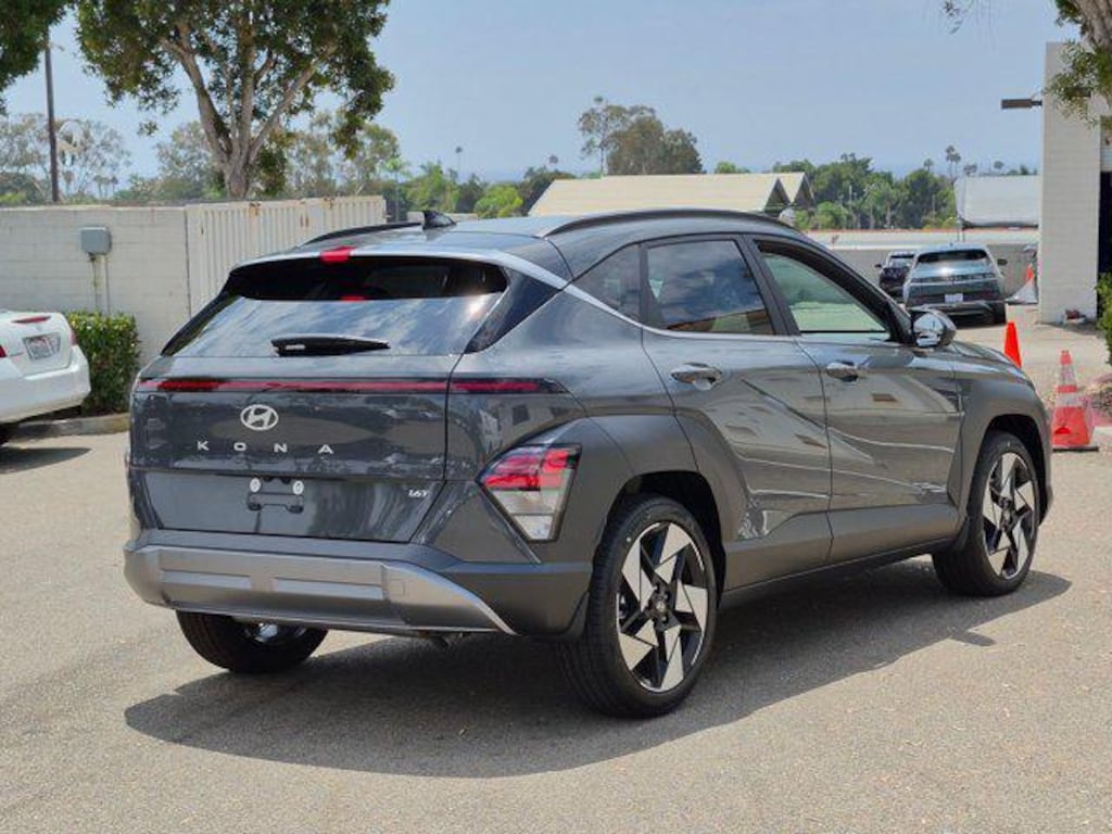 New 2026 Hyundai Kona Limited FWD SUV