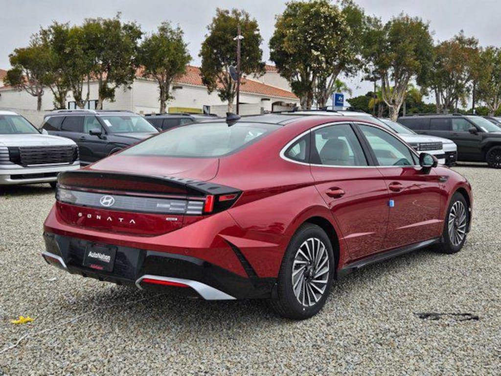 New 2025 Hyundai Sonata Hybrid Limited Sedan