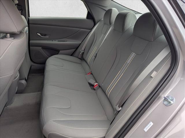 2025 Hyundai Elantra Blue - Photo 15