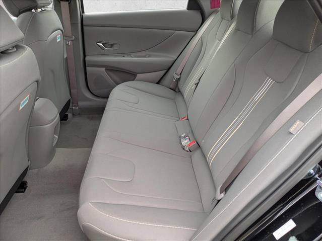 2025 Hyundai Elantra Blue - Photo 15