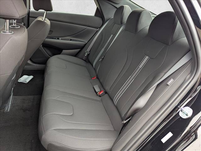 2025 Hyundai Elantra Blue - Photo 15
