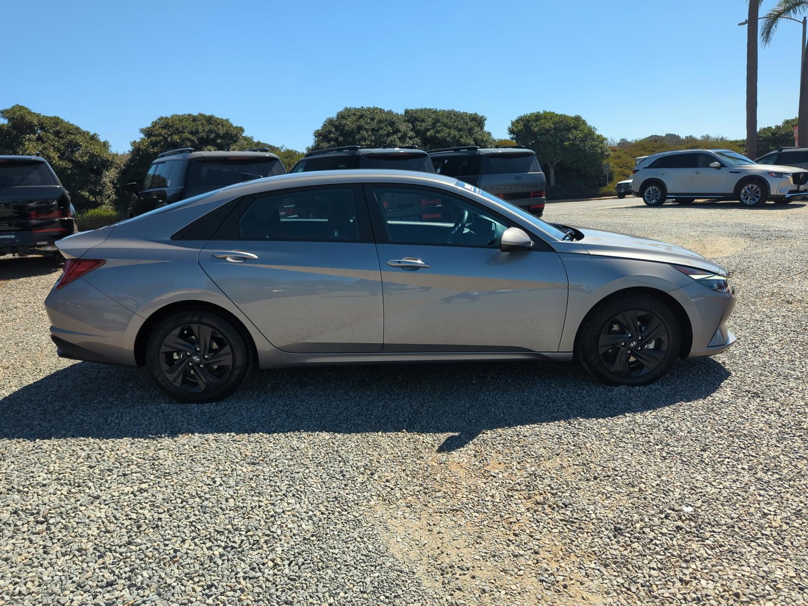 2023 Hyundai Elantra Blue photo 4