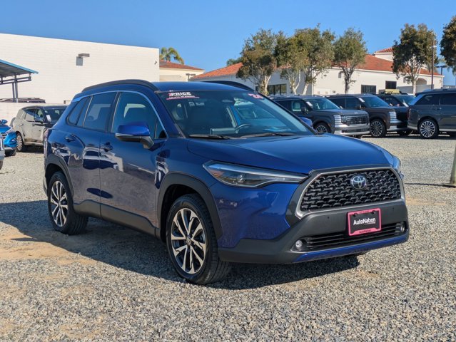 2024 Toyota Corolla Cross XLE photo 3