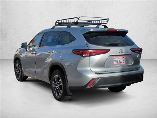 2022 Toyota Highlander XLE photo 3