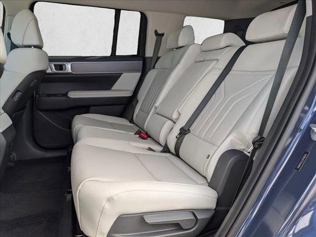 2025 Hyundai Santa Fe SEL - Photo 16