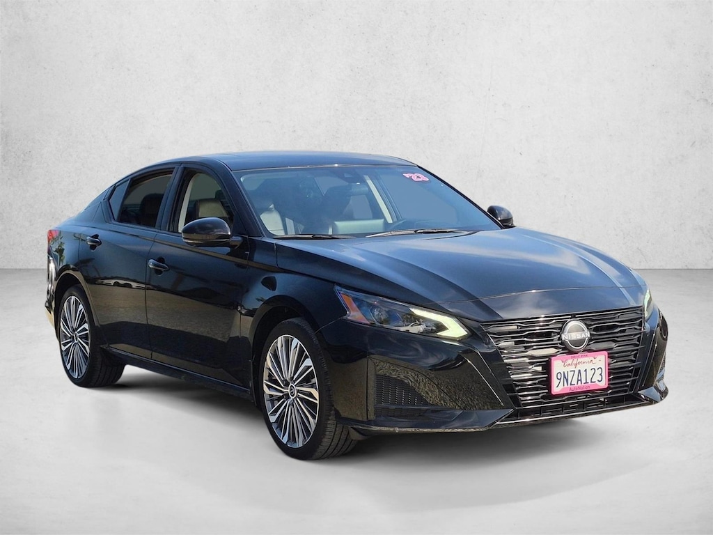 Used 2023 Nissan Altima 2.5 SL Sedan