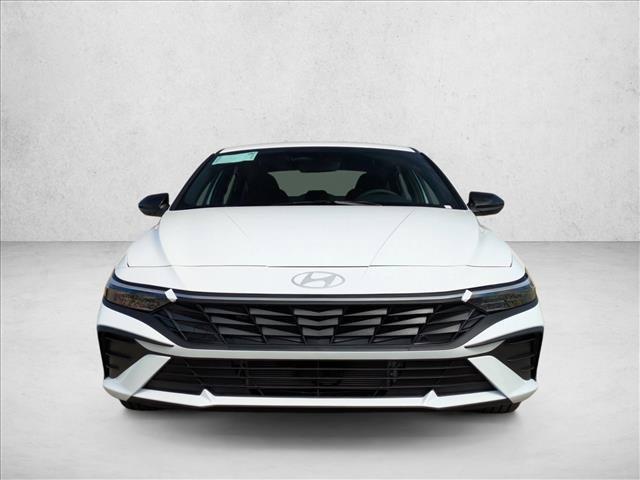 2025 Hyundai Elantra Blue - Photo 6