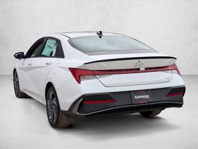 2025 Hyundai Elantra Blue - Photo 9