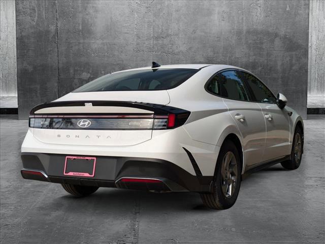 2025 Hyundai Sonata SE photo 2