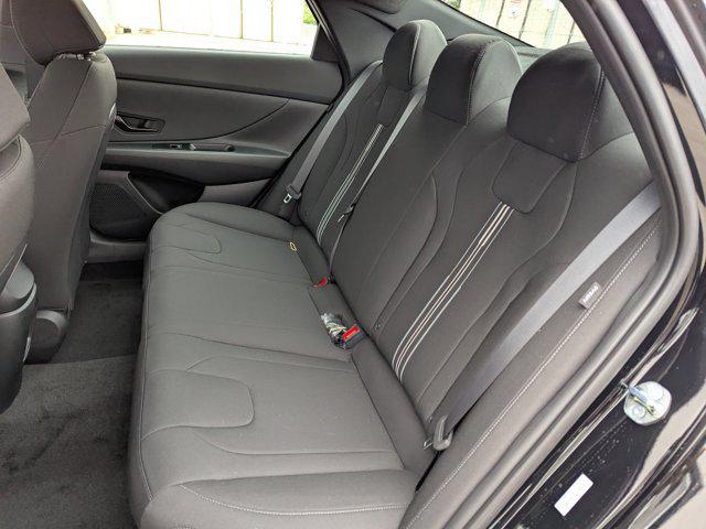 2025 Hyundai Elantra Blue - Photo 15
