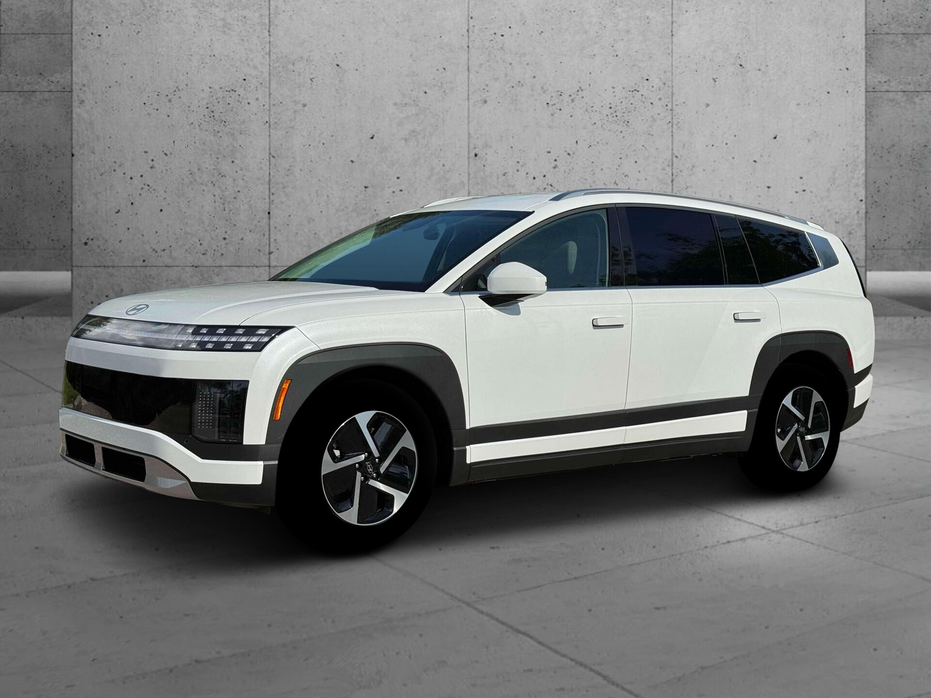 2026 Hyundai Ioniq SE photo 2