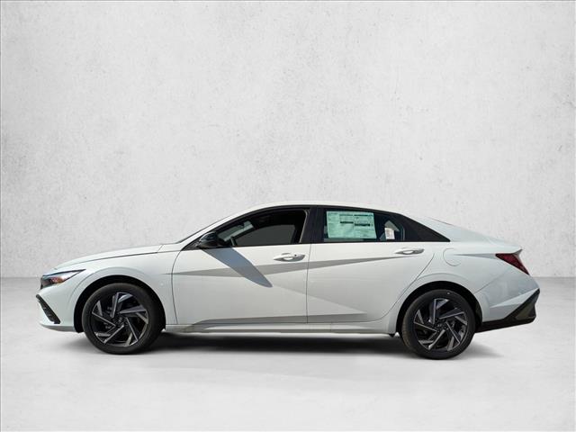 2025 Hyundai Elantra SEL Sport photo 5