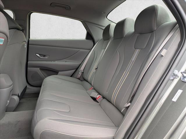 2025 Hyundai Elantra Blue - Photo 16