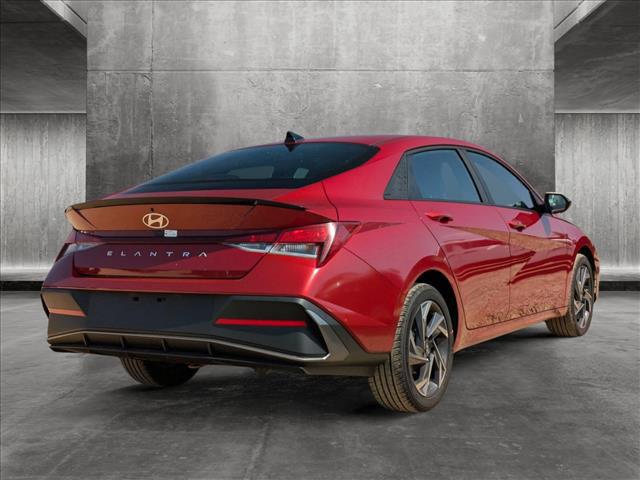 2025 Hyundai Elantra SEL Sport photo 2