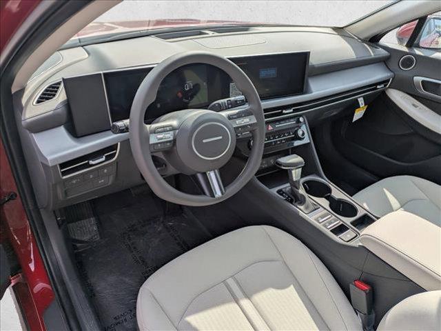 2025 Hyundai Sonata SE - Photo 10