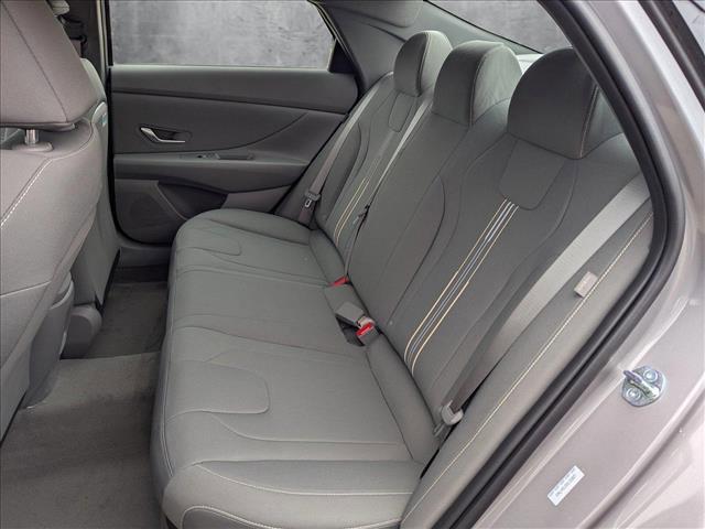 2025 Hyundai Elantra Blue - Photo 15
