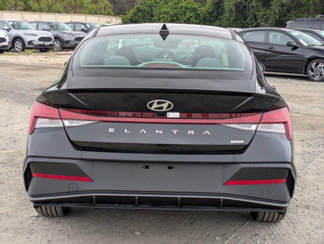 2025 Hyundai Elantra Blue - Photo 7