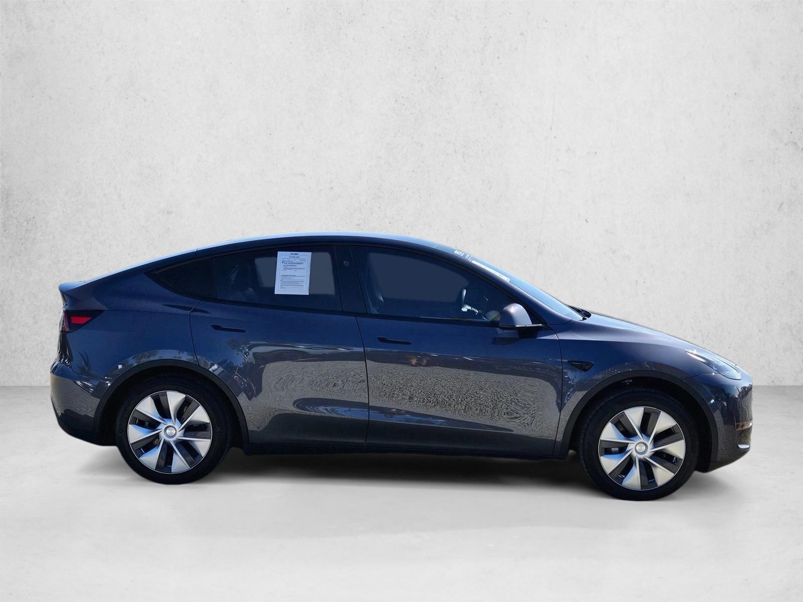 2023 Tesla Model Y photo 4