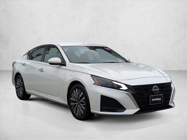 2023 Nissan Altima 2.5 SV photo 3