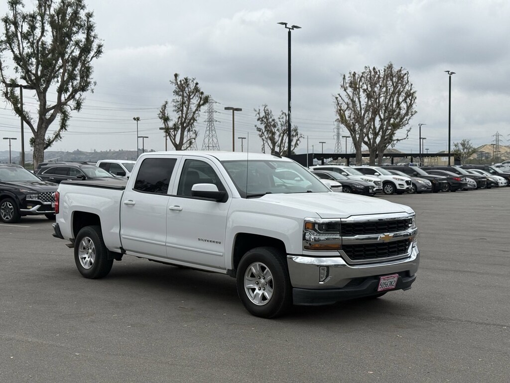 Used 2018 Chevrolet Silverado 1500 LT w/1LT Truck Crew Cab