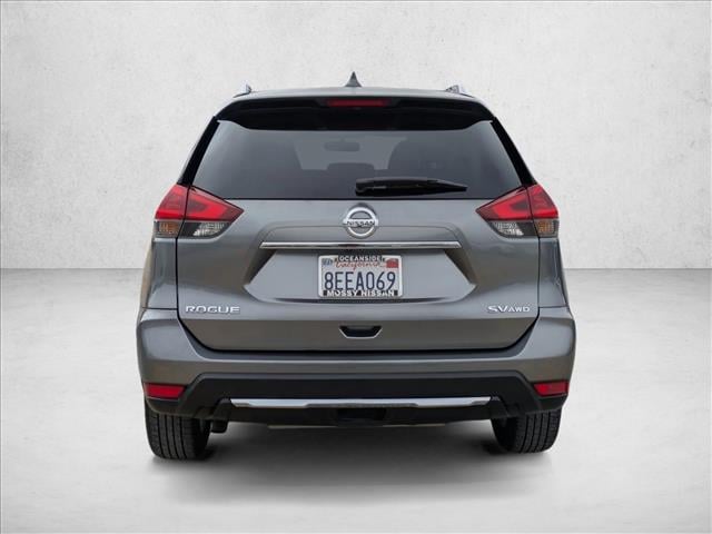 2018 Nissan Rogue SV photo 6