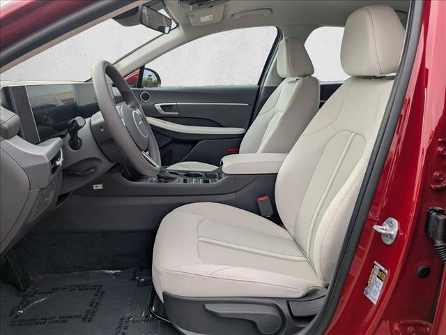 2025 Hyundai Sonata SE - Photo 4