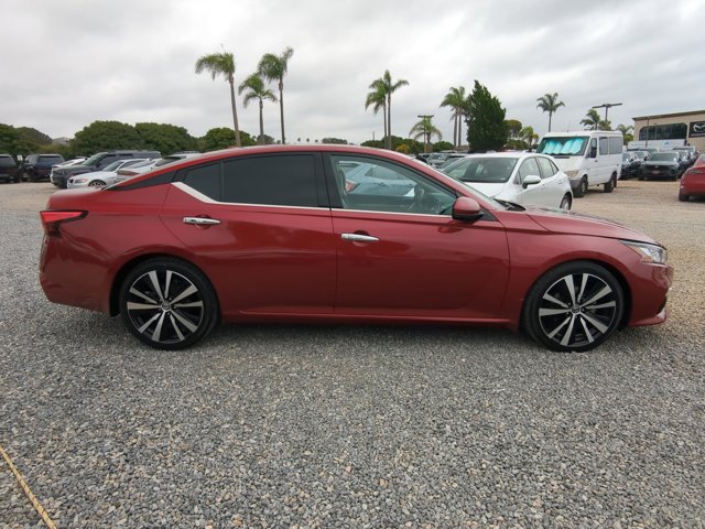 2019 Nissan Altima Platinum Edition ONE photo 4