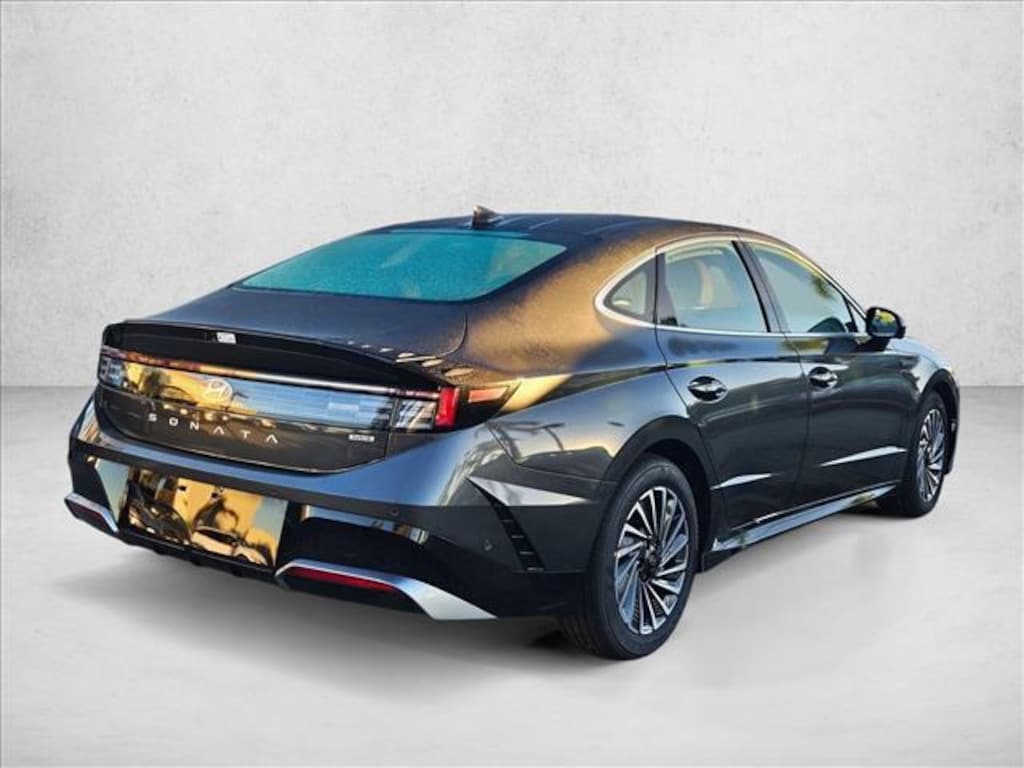 New 2025 Hyundai Sonata Hybrid Limited Sedan