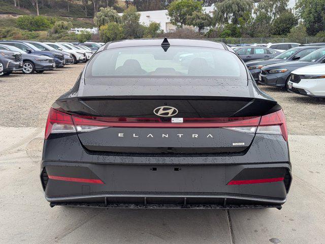 2025 Hyundai Elantra Blue - Photo 7