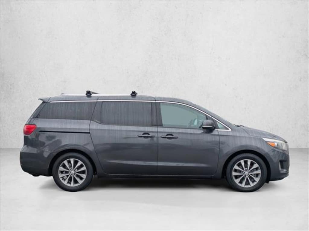 Used 2016 Kia Sedona SX Van