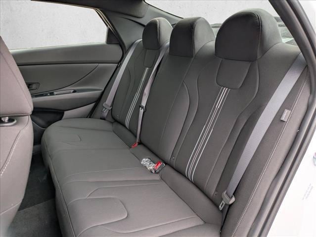 2025 Hyundai Elantra Blue - Photo 15