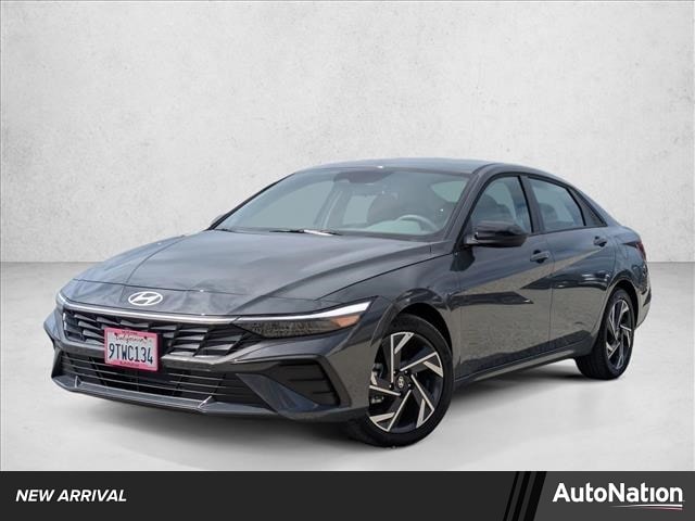 2025 Hyundai Elantra SEL Sport photo 1