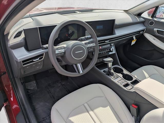 2025 Hyundai Sonata SE - Photo 10