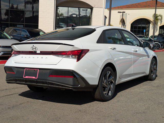 2025 Hyundai Elantra SEL Sport photo 2