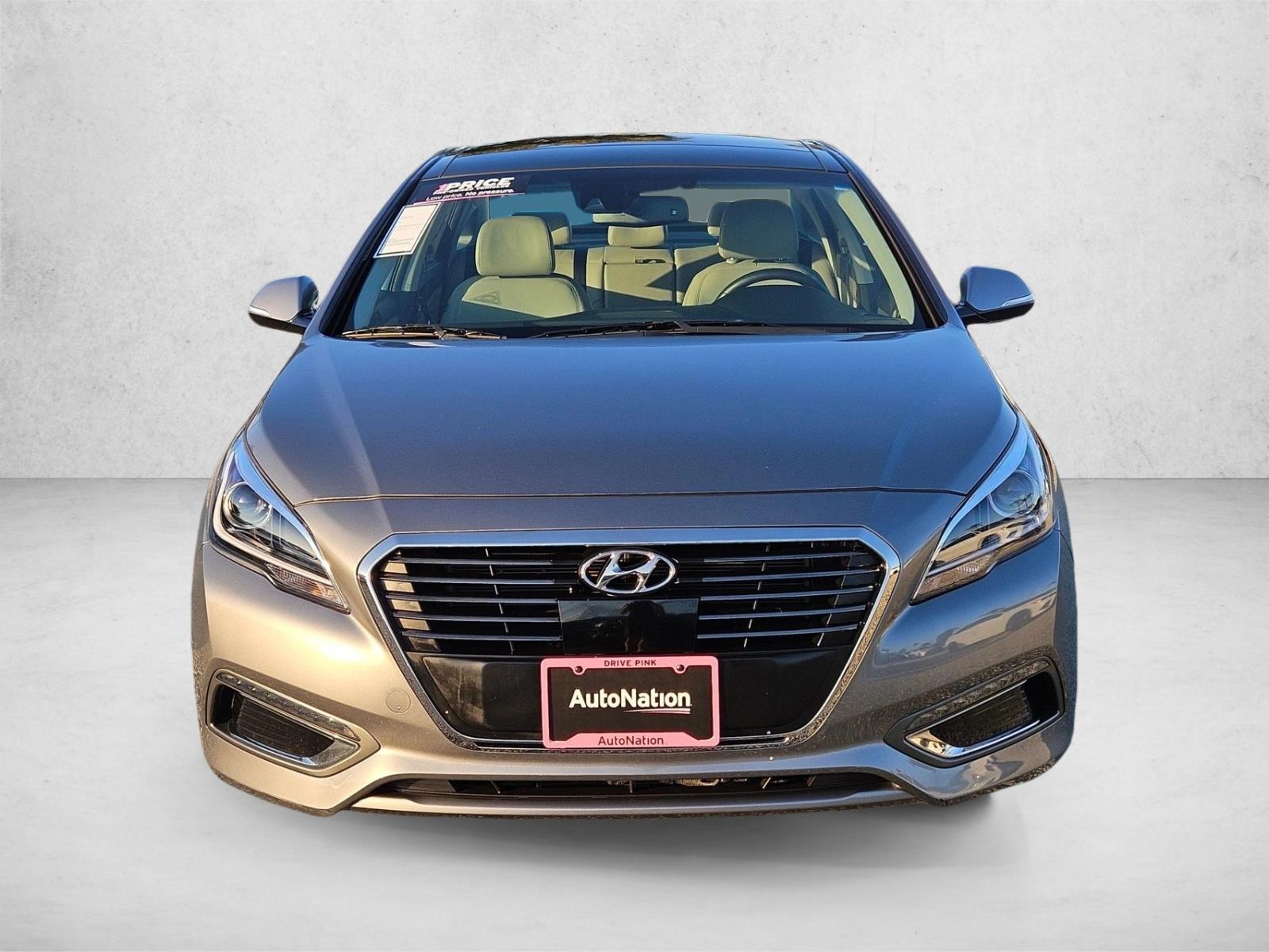 2017 Hyundai Sonata Hybrid Limited photo 2