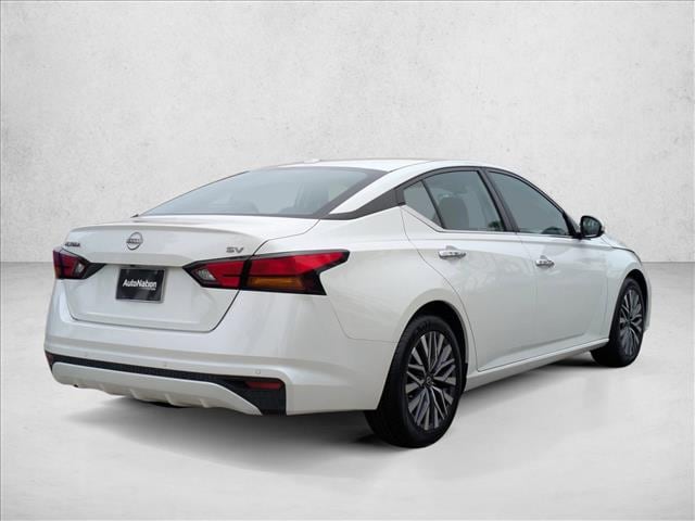 2023 Nissan Altima 2.5 SV photo 5