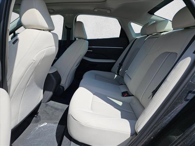 2025 Hyundai Sonata SEL - Photo 14