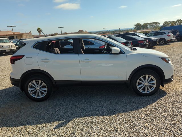 2018 Nissan Rogue Sport S photo 3