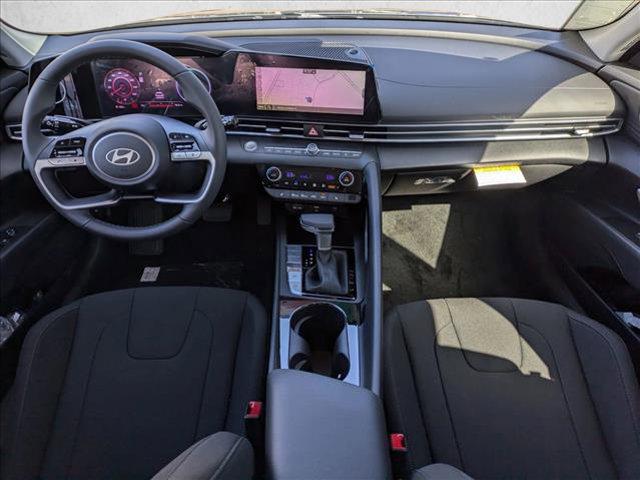 2025 Hyundai Elantra SEL - Photo 15